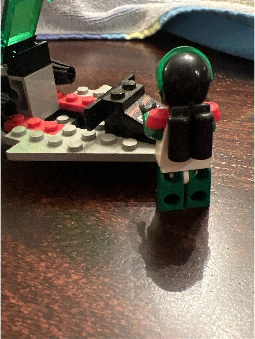 Vintage 1991 LEGO Blacktron ll Solar Scout 1463 Complete mini figure space polic
